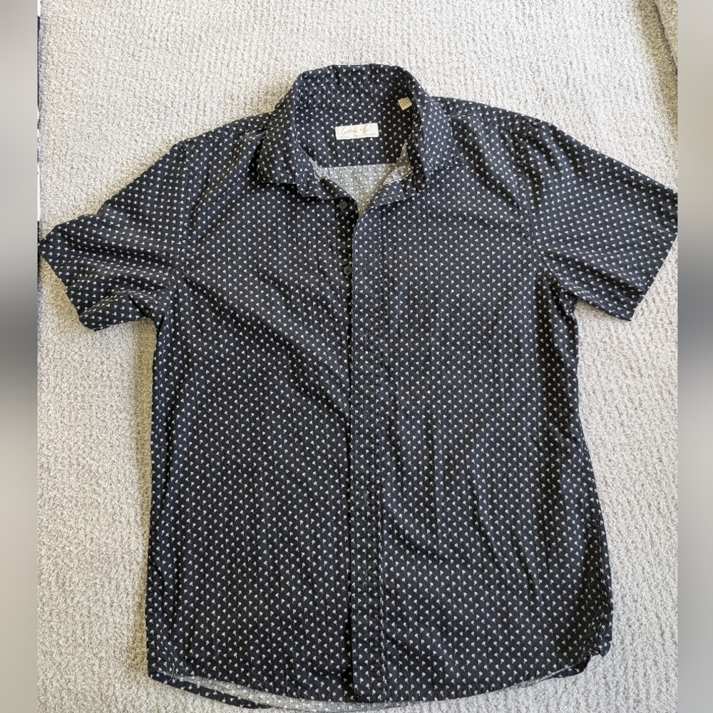 Cotton and Co. Men's Medium casual button down